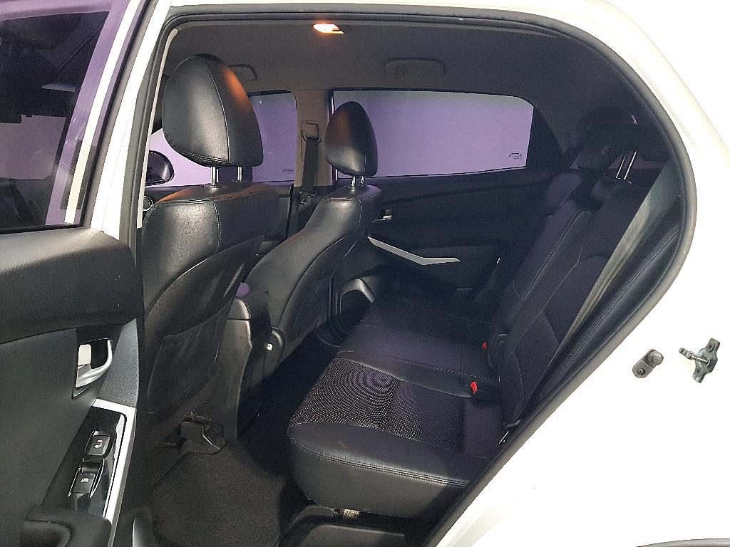 Ssangyong Korando - Vista 8