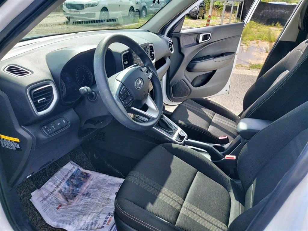 HYUNDAI Venue - Vista 9