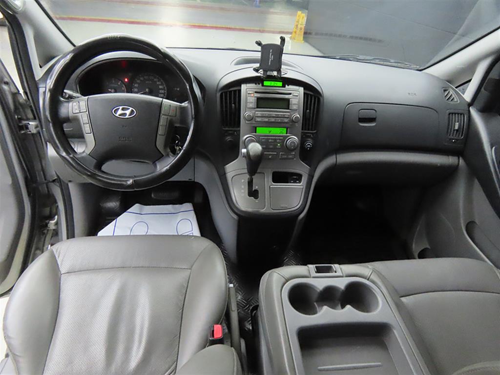 HYUNDAI Starex - Vista 7