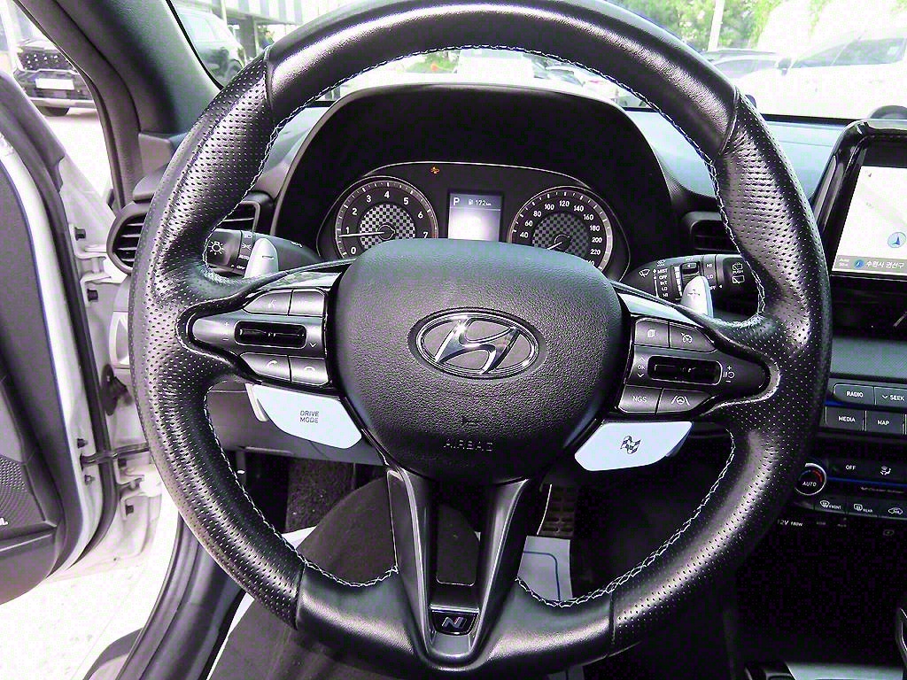 HYUNDAI Veloster - Vista 8