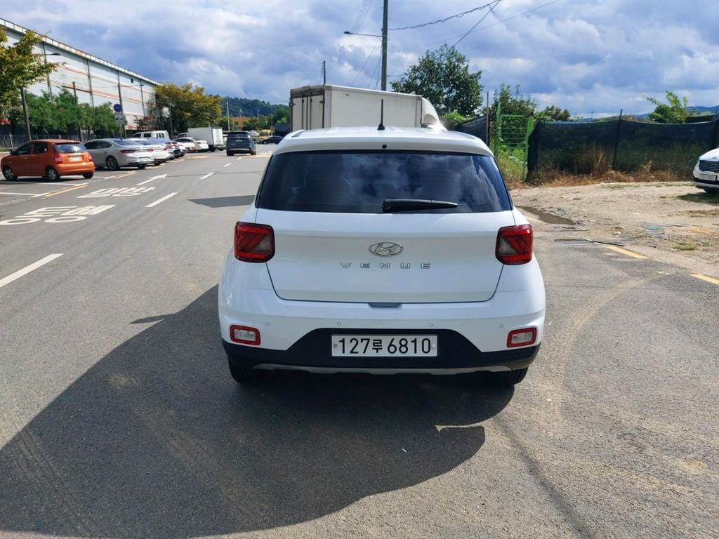 HYUNDAI Venue - Vista 8