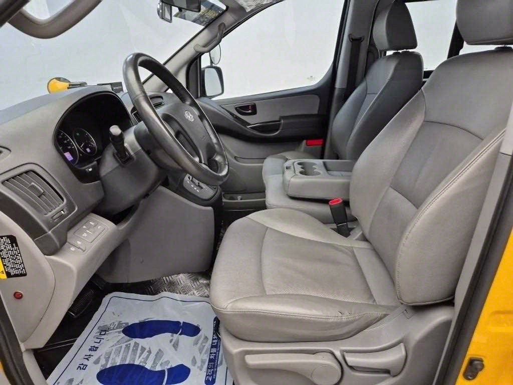 HYUNDAI Starex - Vista 11