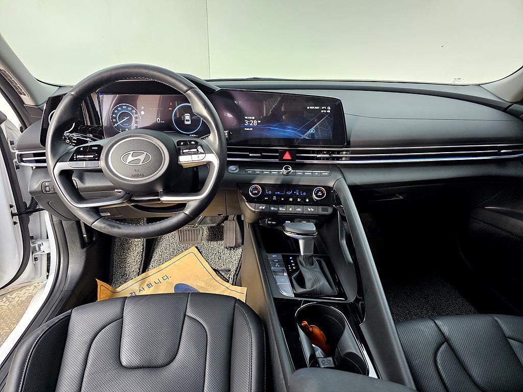 HYUNDAI Avante - Vista 5