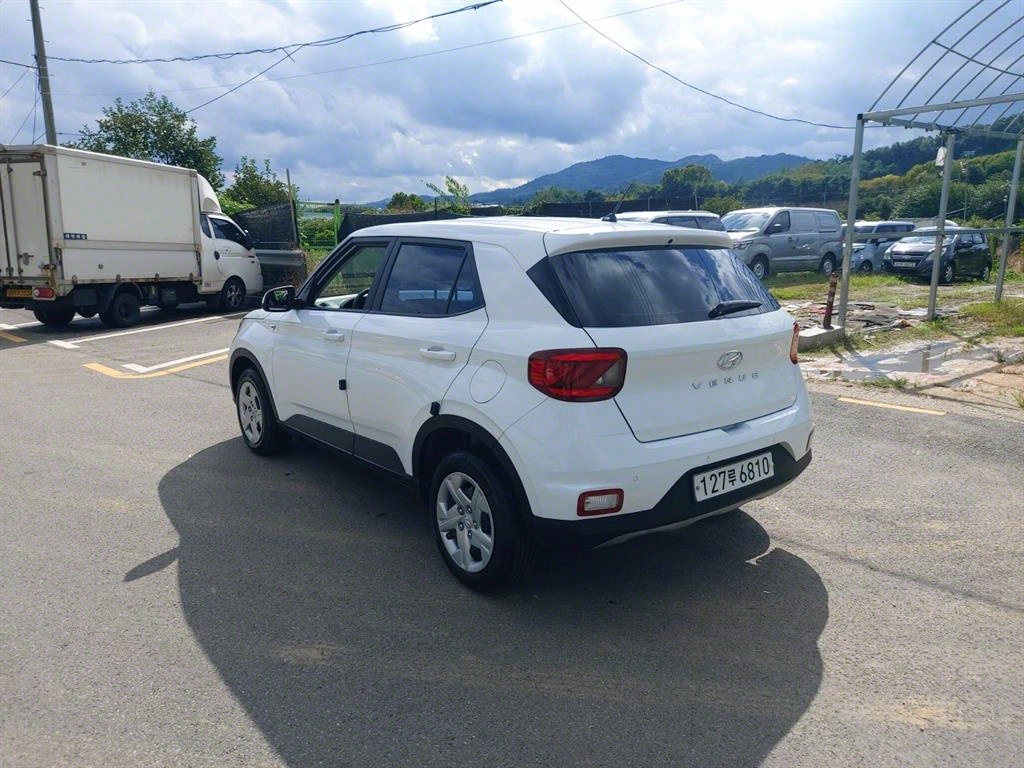 HYUNDAI Venue - Vista 7