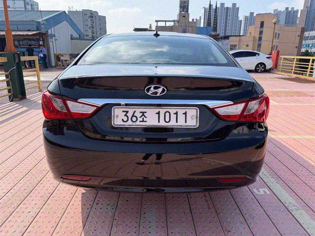 HYUNDAI Sonata - Vista 4