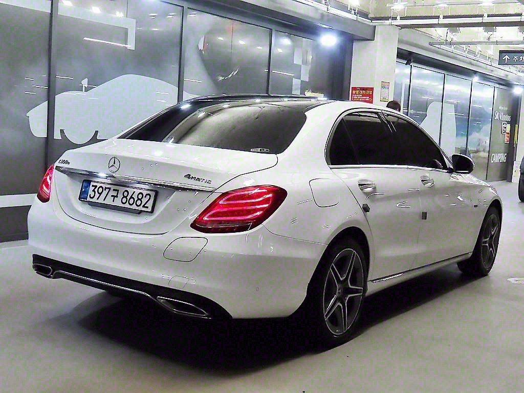 Mercedes Benz C Class - Vista 4