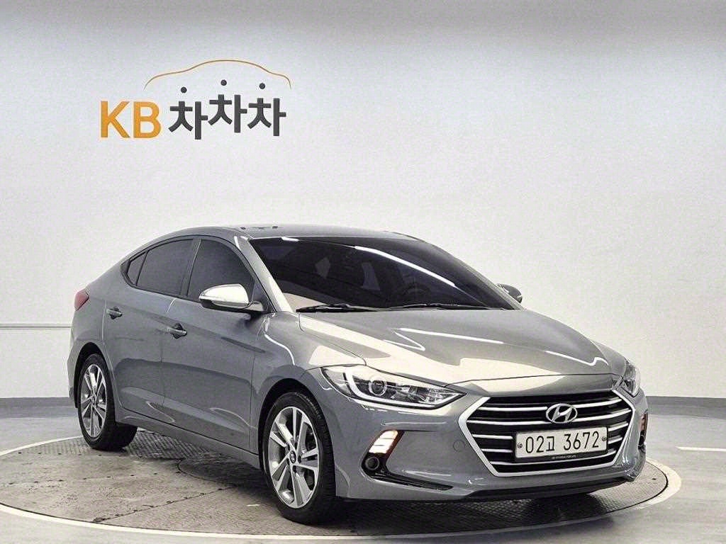 HYUNDAI Avante - Vista 4