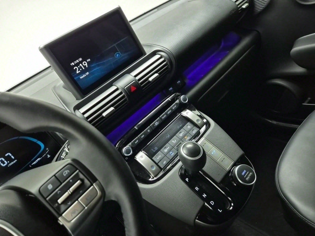 HYUNDAI Casper - Vista 10