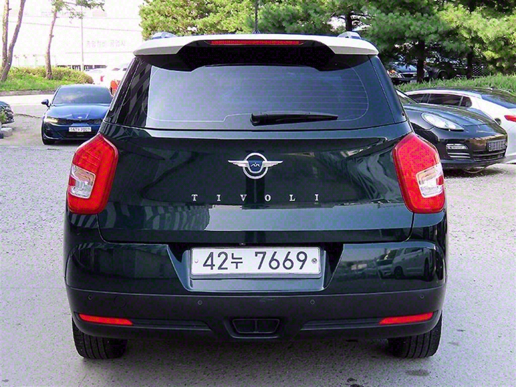 Ssangyong Tivoli - Vista 4