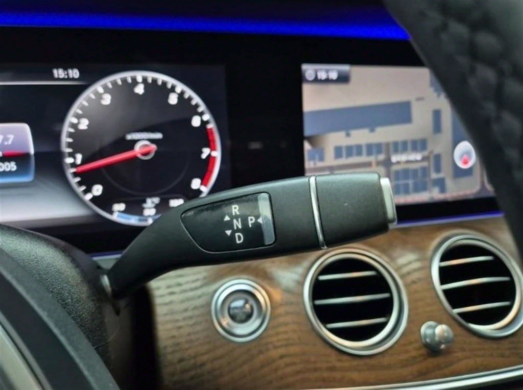 Mercedes Benz E class - Vista 8