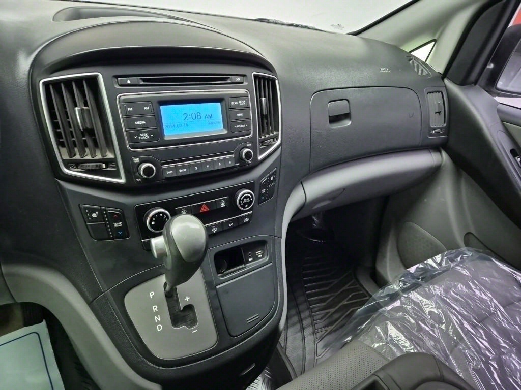 HYUNDAI Starex - Vista 8