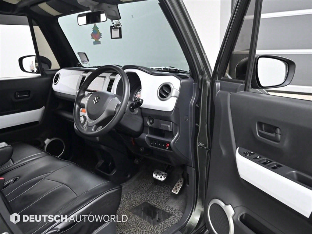 Suzuki Hustler - Vista 11