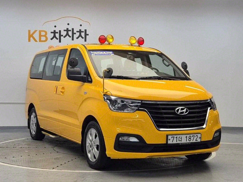 HYUNDAI Starex - Vista 4