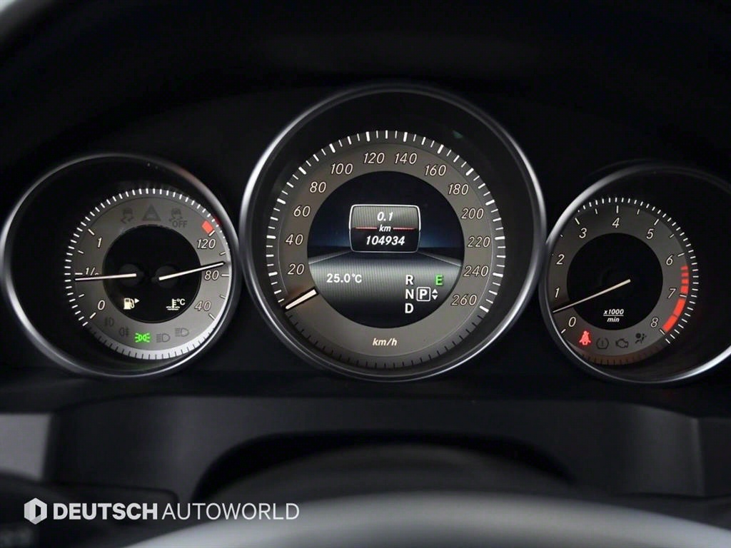 Mercedes Benz E class - Vista 8