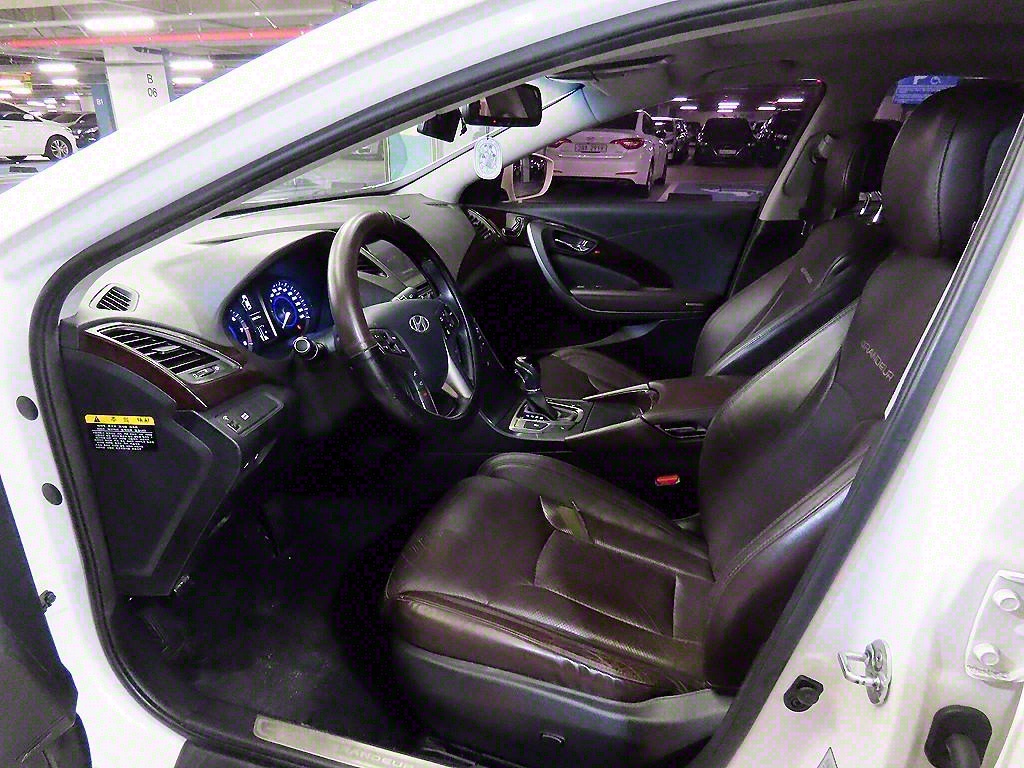 HYUNDAI Grandeur - Vista 6