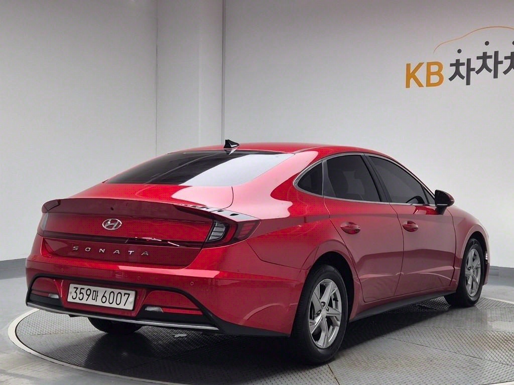 HYUNDAI Sonata - Vista 4