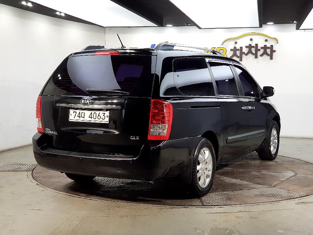 KIA Carnival - Vista 4