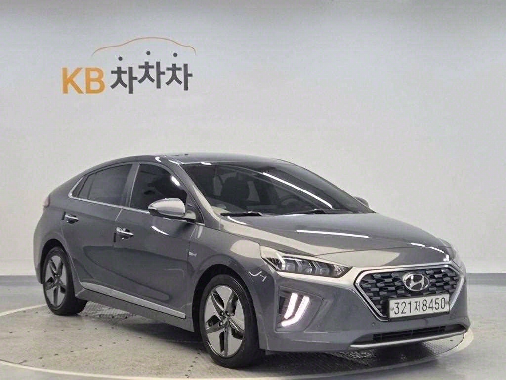 HYUNDAI Ioniq - Vista 4