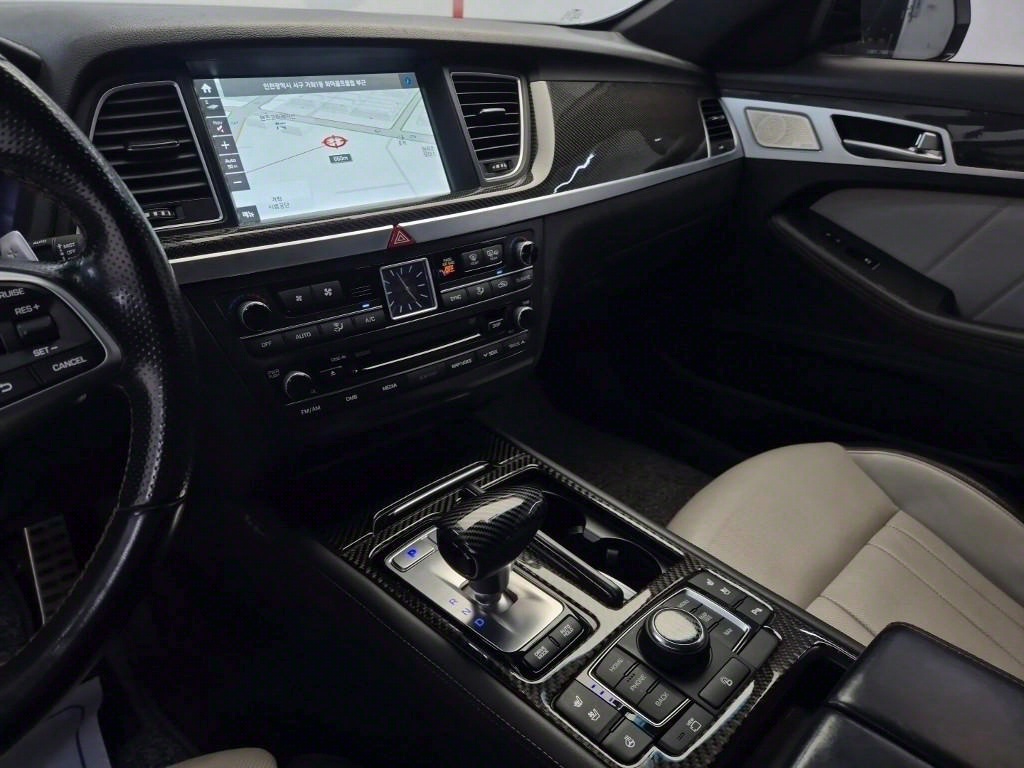 Genesis G80 - Vista 8