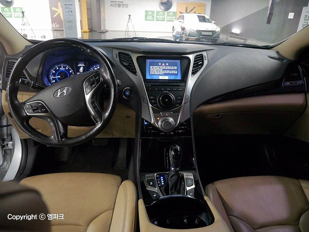 HYUNDAI Grandeur - Vista 6