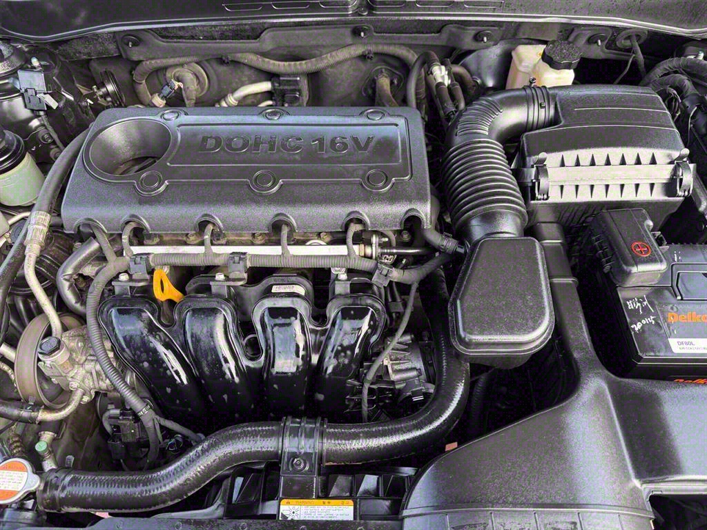 HYUNDAI Sonata - Vista 7