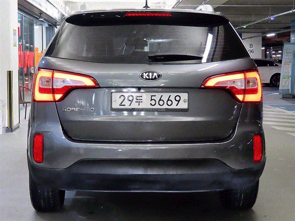 KIA Sorento - Vista 5