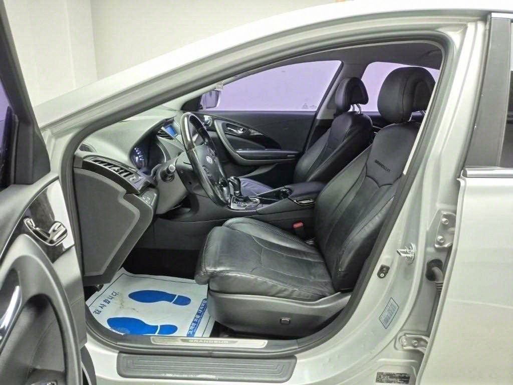 HYUNDAI Grandeur - Vista 11