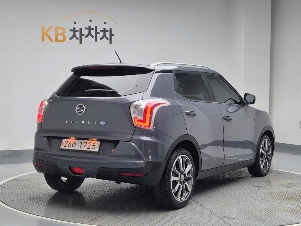 Ssangyong Tivoli - Vista 4