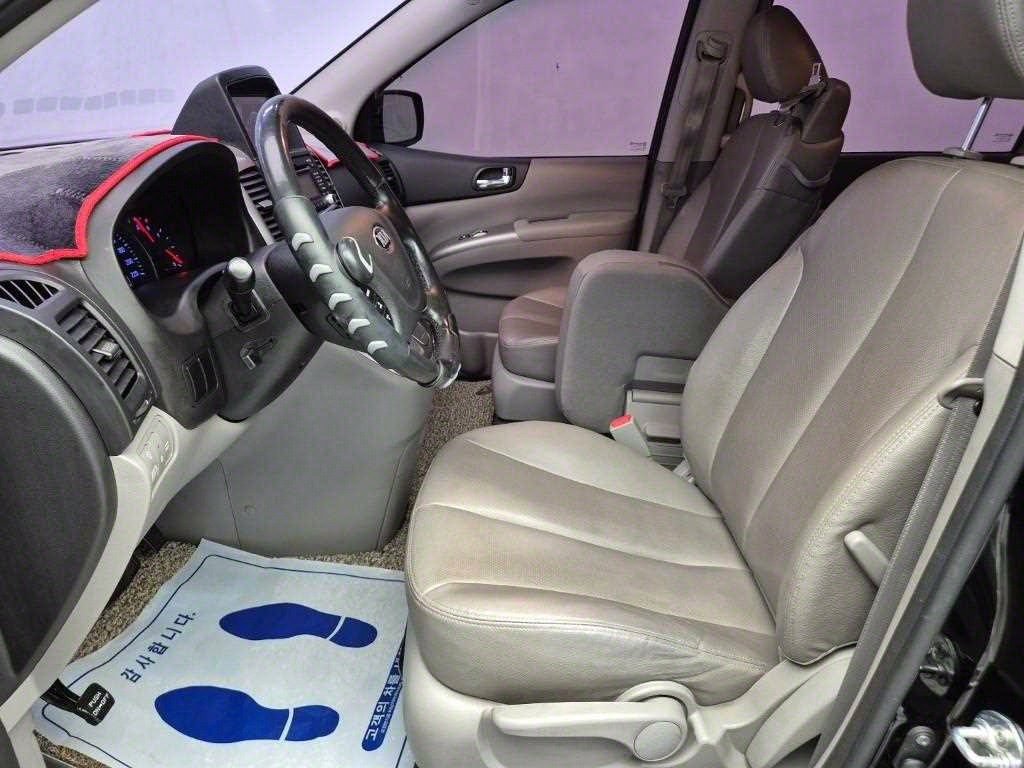 KIA Carnival - Vista 11