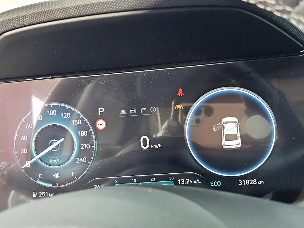 HYUNDAI Avante - Vista 7