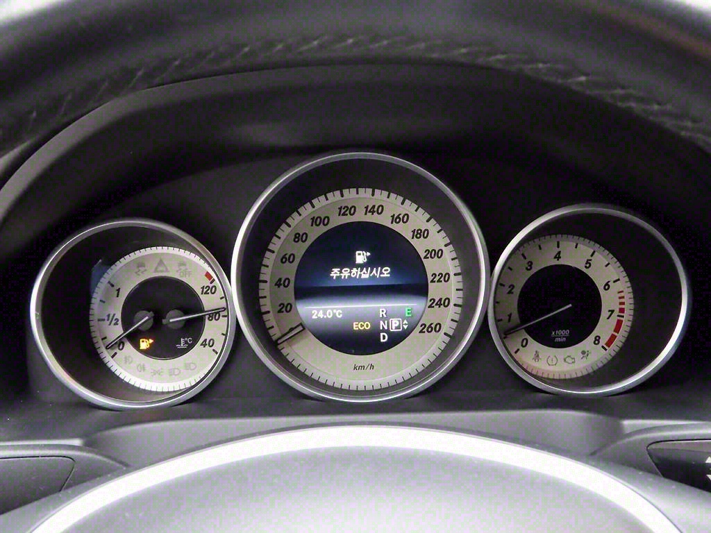 Mercedes Benz E class - Vista 6