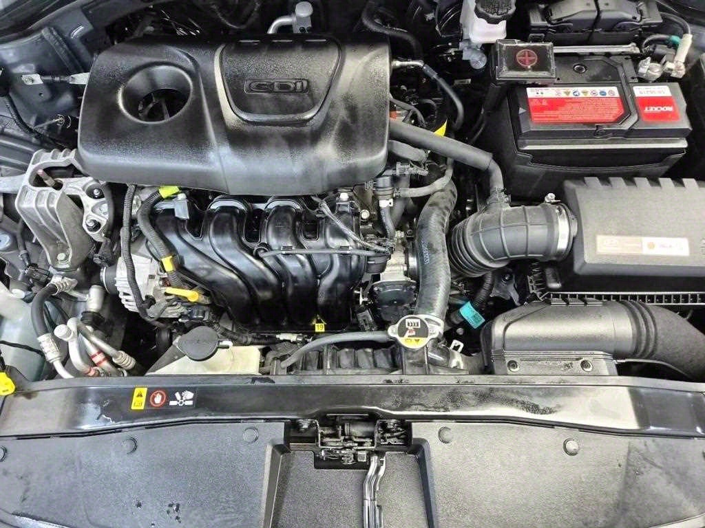 HYUNDAI Avante - Vista 5