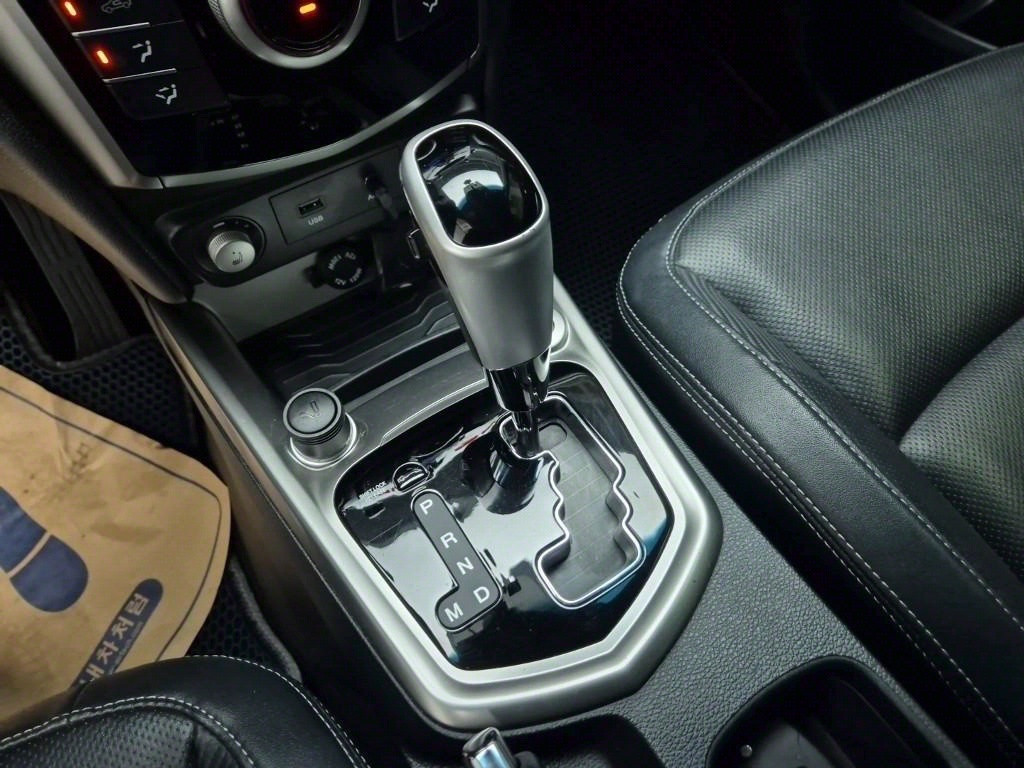 Ssangyong Tivoli - Vista 8