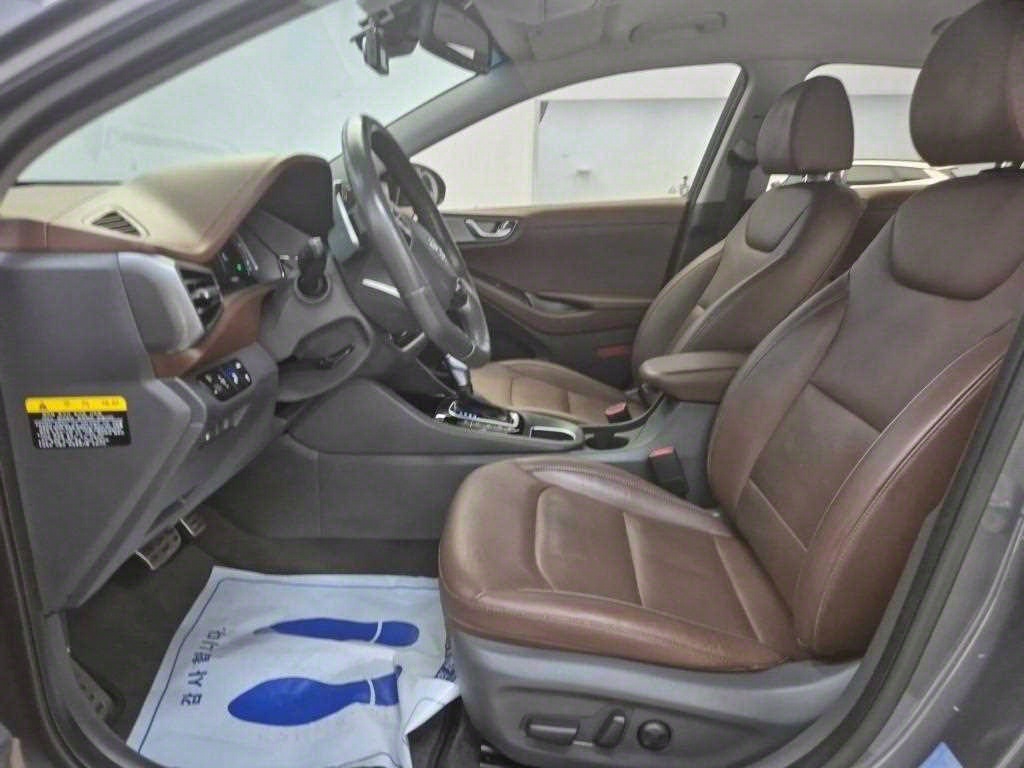 HYUNDAI Ioniq - Vista 11