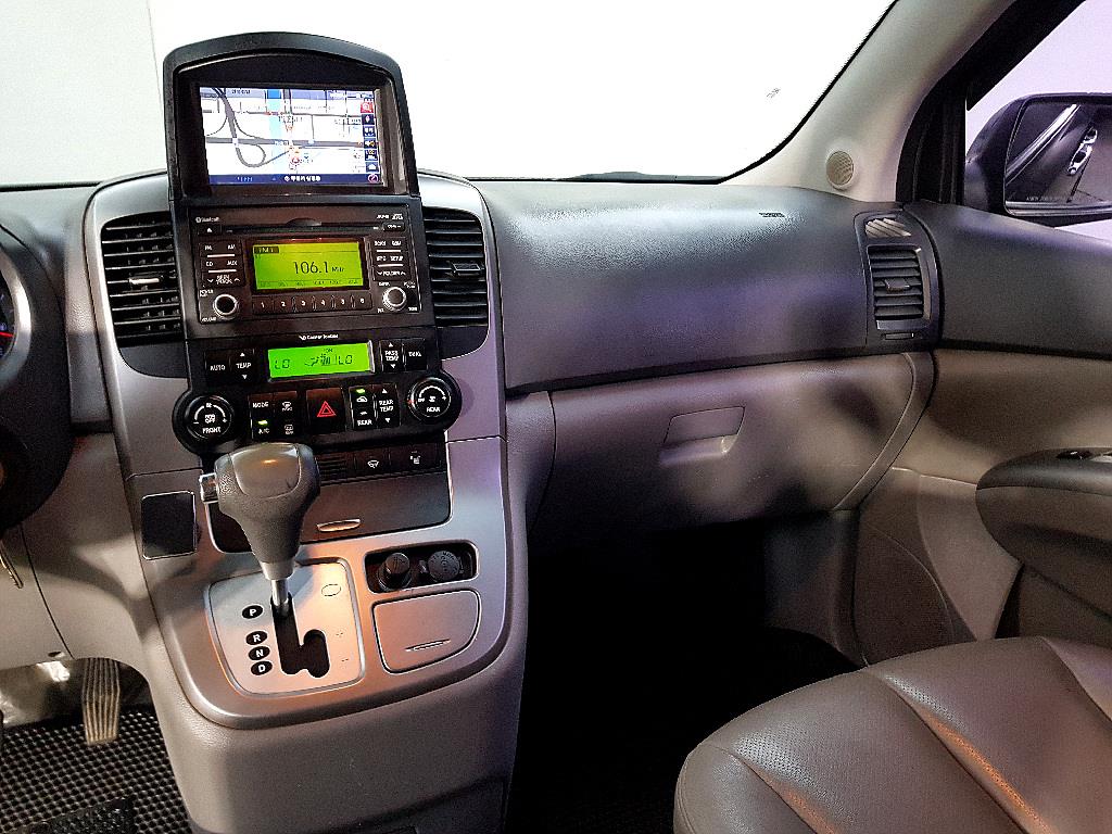 KIA Carnival - Vista 10