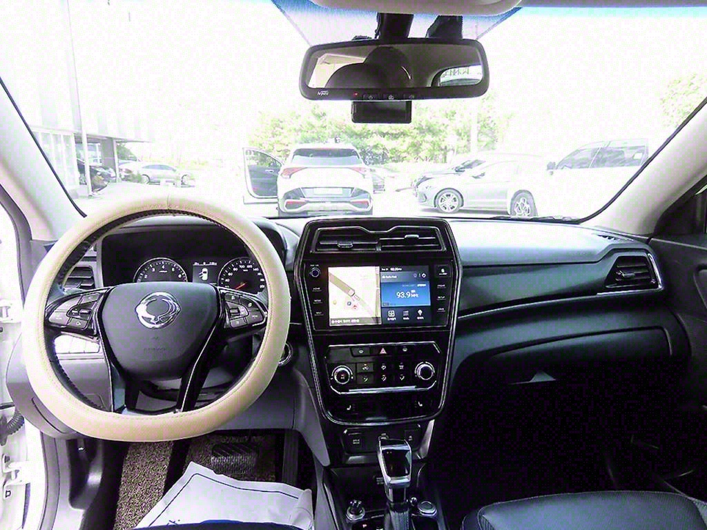 Ssangyong Tivoli - Vista 7