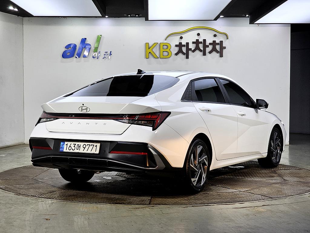 HYUNDAI Avante - Vista 4