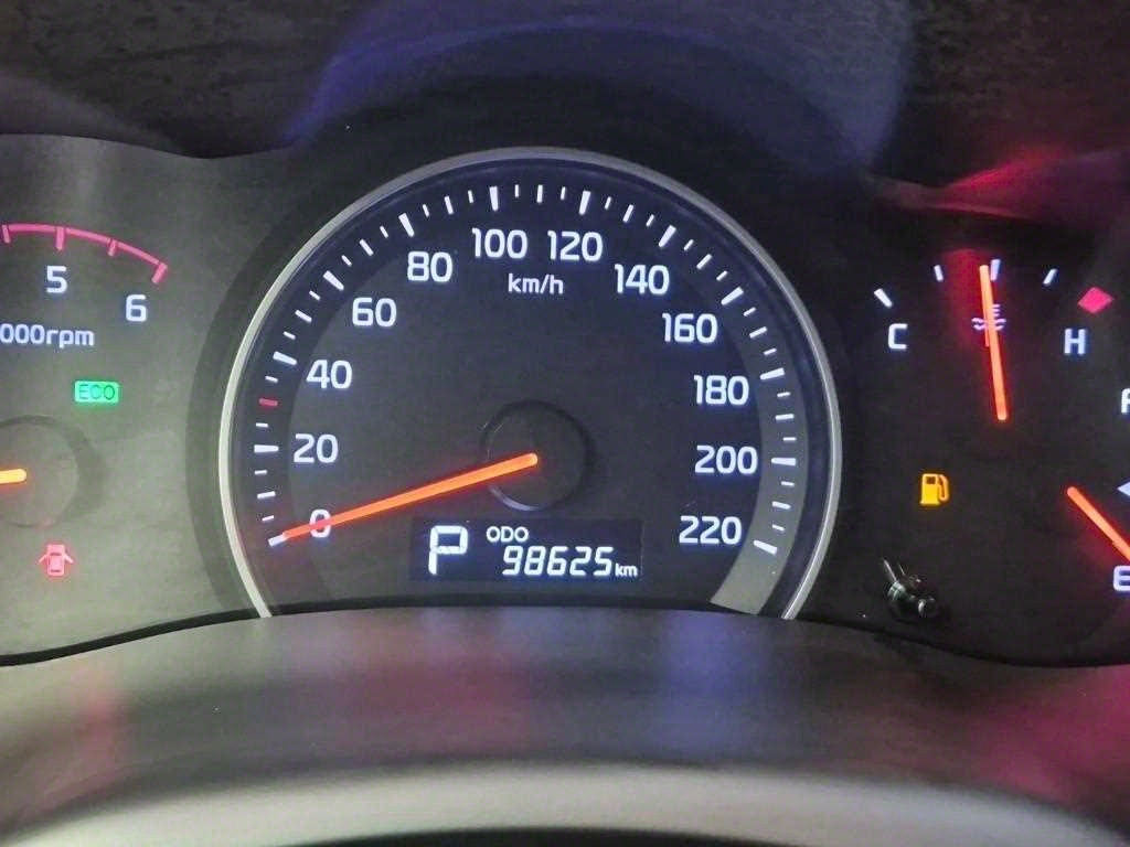 KIA Carnival - Vista 6