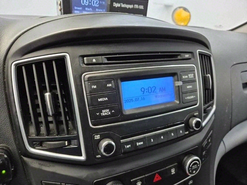 HYUNDAI Starex 2019 Amarillo - Importación desde Corea - HF Imports Iquique - Foto 14