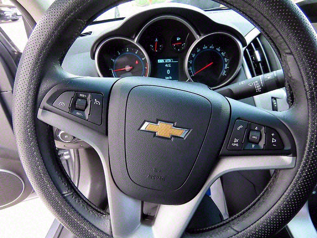 Chevrolet Cruise - Vista 8