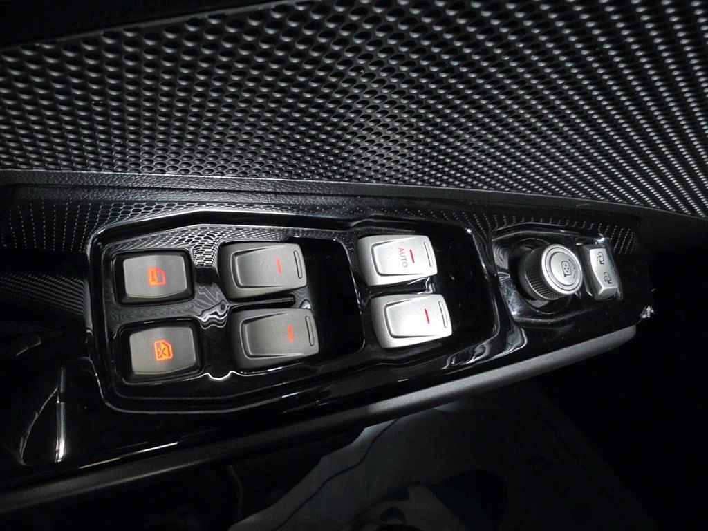 Ssangyong Tivoli - Vista 10