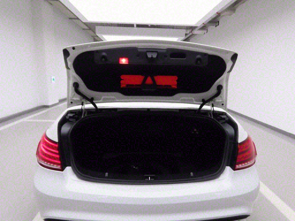 Mercedes Benz E class - Vista 5