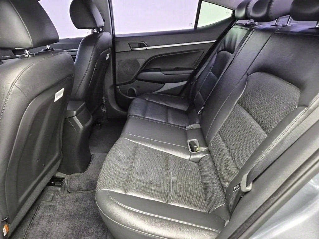 HYUNDAI Avante - Vista 12