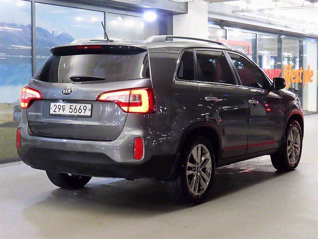 KIA Sorento - Vista 4
