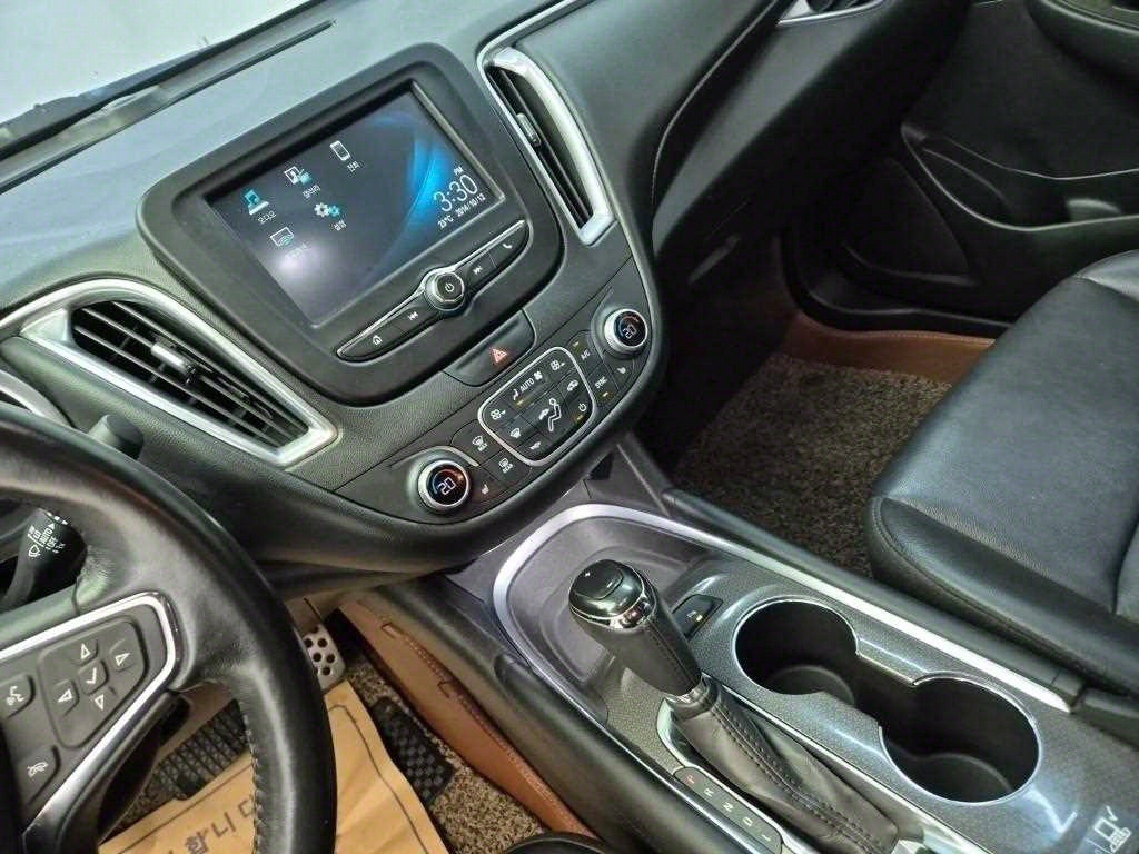 Chevrolet Malibu - Vista 10