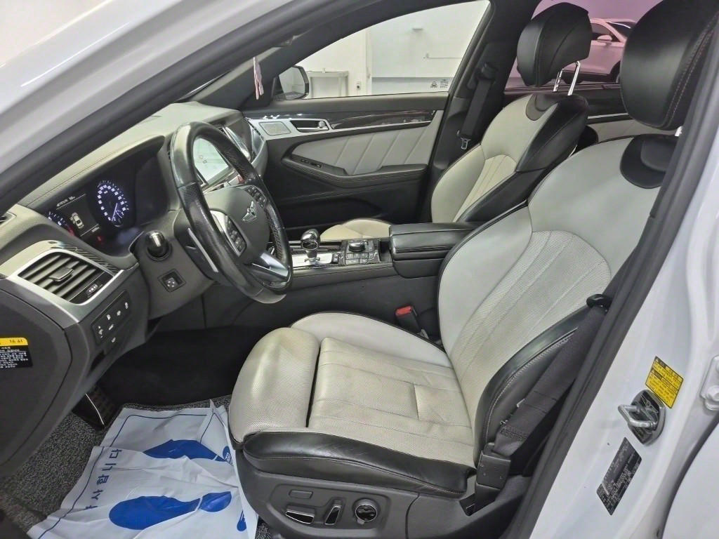 Genesis G80 - Vista 9