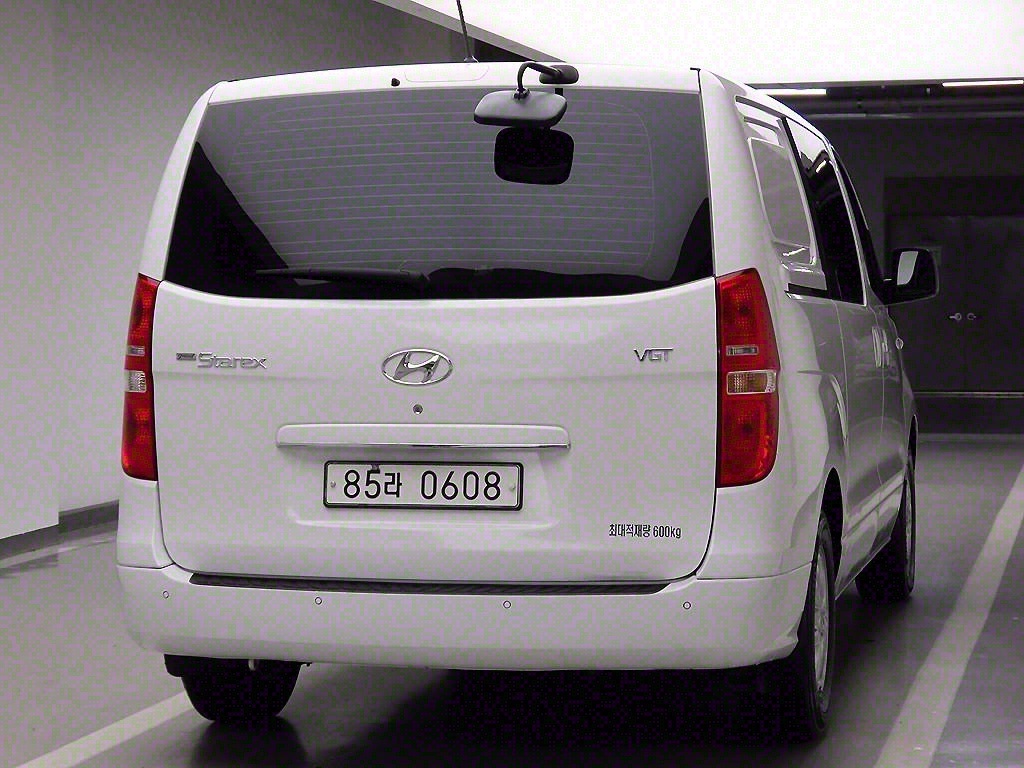 HYUNDAI Starex - Vista 4