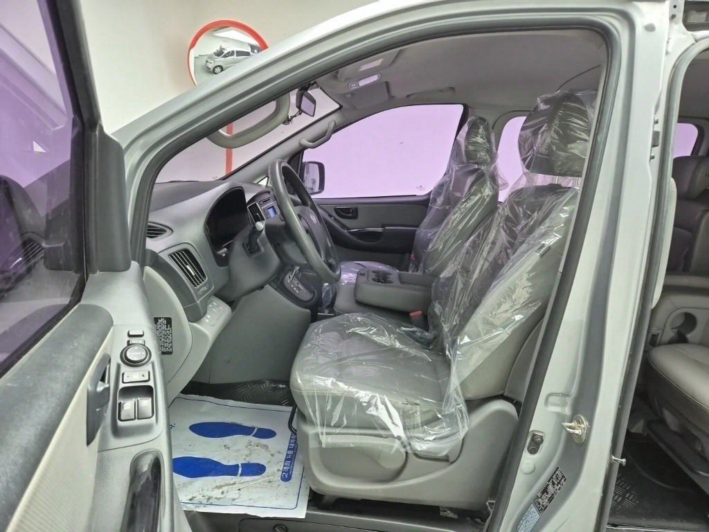 HYUNDAI Starex - Vista 11