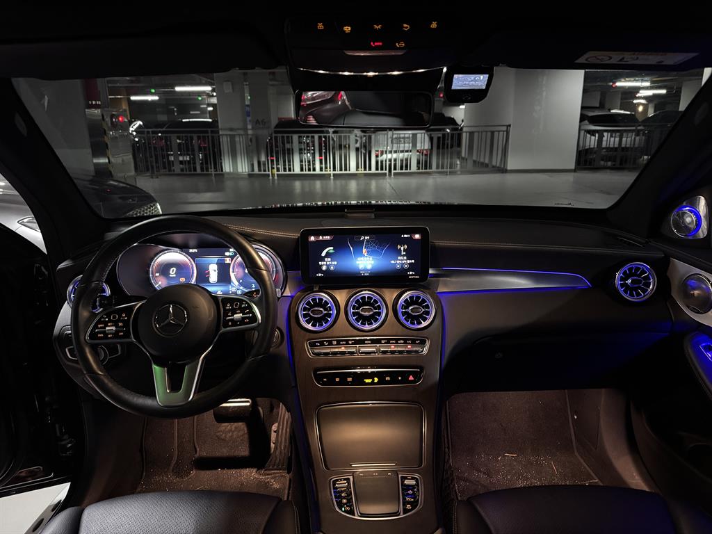 Mercedes Benz GLC Class - Vista 8