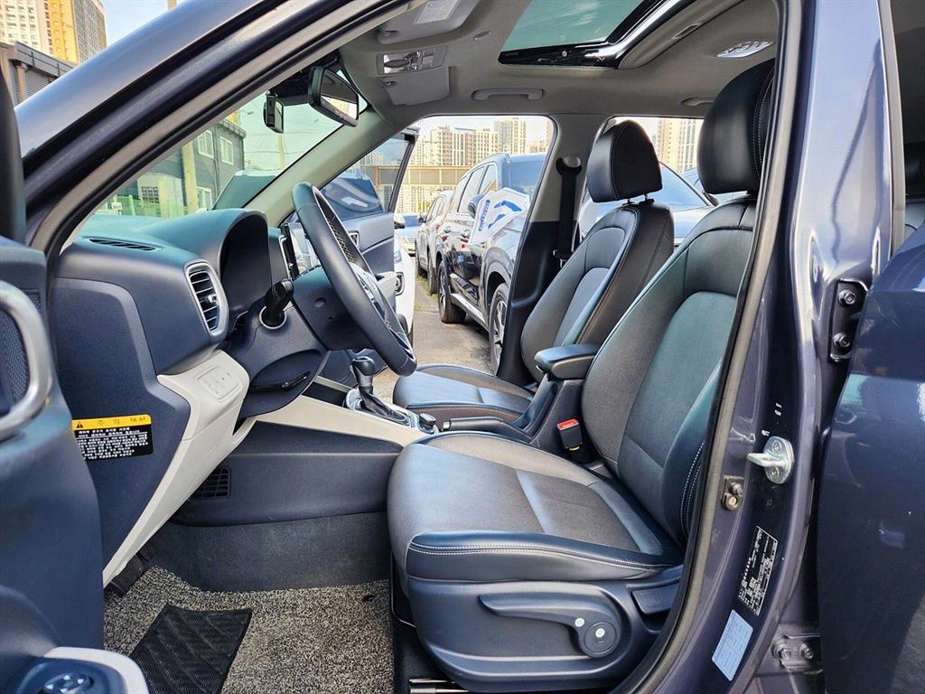 HYUNDAI Venue - Vista 9